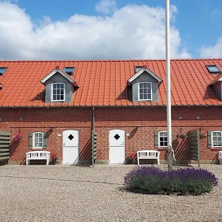 Lustrup リーベ